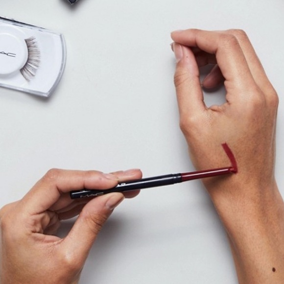 MAC Fire Roasted Liptensity Lip Pencil - Picture 6 of 7